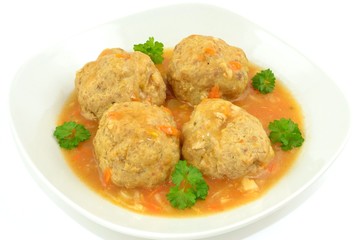 klopsy z mięsa mielonego w sosie pomidorowym