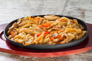 Thai noodles with seafood