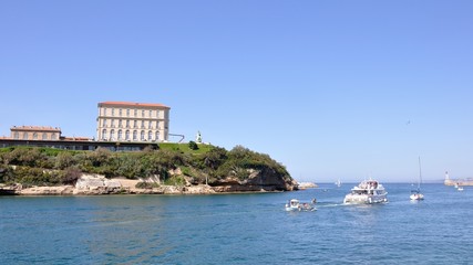 Fototapeta na wymiar entrée du port de Marseille