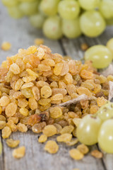 Portion of dried Grapes