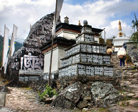 Prayer walls - way to Everest base camp - Khumbu valley - Nepal