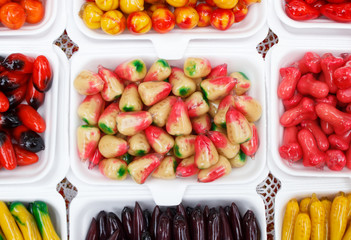 Deletable imitation fruits