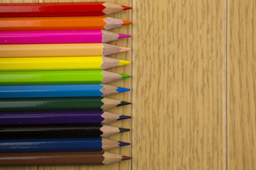 真上から見た色鉛筆
