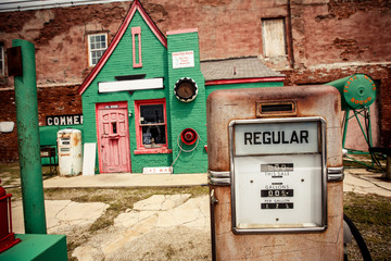 Abandoned gasoline station on the Route 66