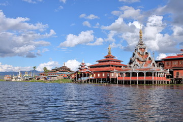 Obraz premium Buddhist monastery standing on stilts on the water, Myanmar