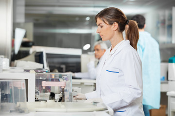 Mecial Research Tech Using Centrifuge