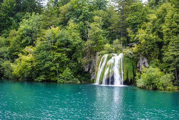Fototapeta na wymiar big waterfall view in the national Park of Plitvice in Croatia