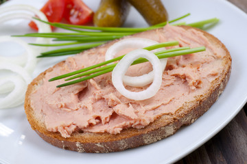 Brot mit Teewurst