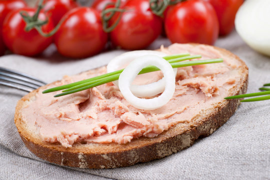 Brot mit Teewurst