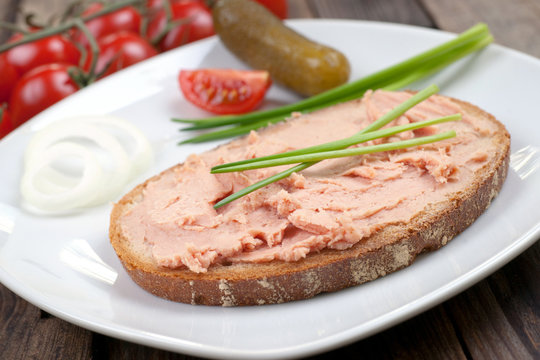 Brot mit Teewurst