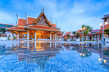 Obraz premium Royal Pavilion Mahajetsadabadin or King Rama III Memorial park