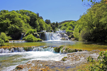 Fototapeta na wymiar Wodospad KRKA w Chorwacji - charakter podróży tła