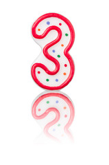 Rote Nummer Drei mit Reflexion