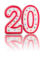 Rote Nummer Zwanzig mit Reflexion