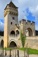 Fototapeta na wymiar Turm des Pont Valentré / Cahors, Südfrankreich