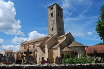 Obraz premium Middeleeuws kerkje in Bourgondië