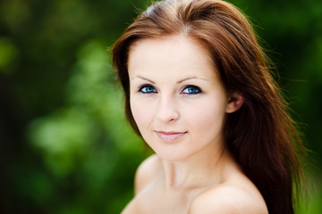 Beautiful Blue Eyed Woman. Beauty Portrait. Green Background. - 61252345