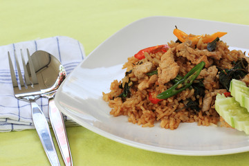 Fried rice with basil, chili and pork