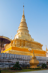 Fototapeta na wymiar Golden Pagoda