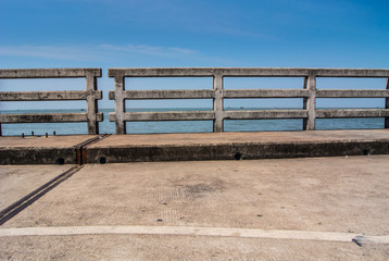 Concrete bridge railing