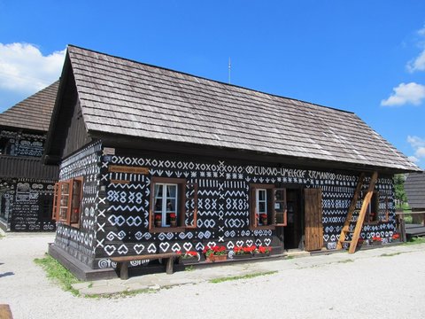 cicmany folk architecture