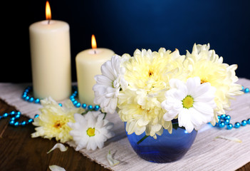 Fototapeta na wymiar Beautiful chrysanthemum flowers in vase