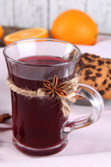 Mulled wine with oranges and cookies