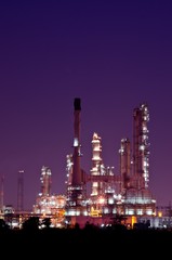 Obraz na płótnie Canvas Petrochemical oil refinery plant