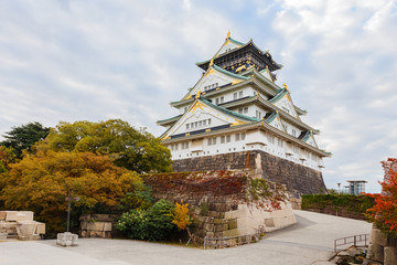 Fototapeta premium Osaka Castle in Autumn