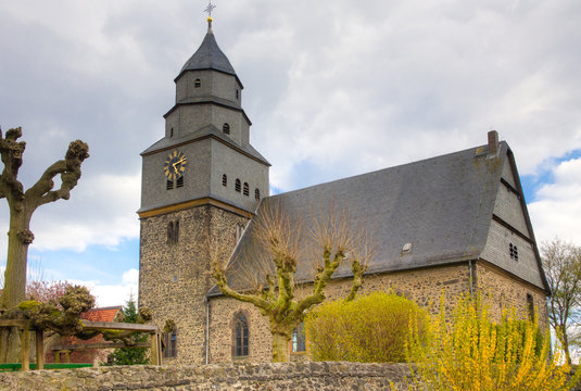 Kirche Gr&uuml;ningen