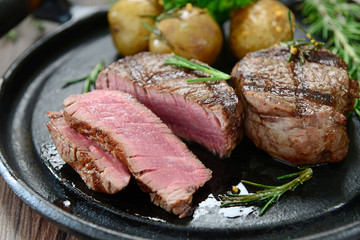 Roasted fillet and potatoes