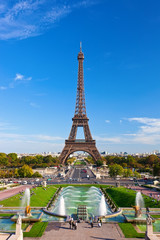 Fototapeta na wymiar Eiffel Tower in Paris