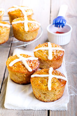 Hot cross cakes