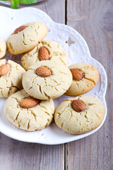 Almond biscuits