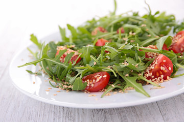 arugula,tomato and sesam