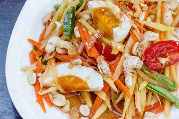green papaya salad with salted egg