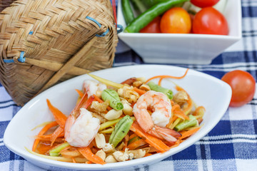 green papaya salad thai food, Thai cuisine.