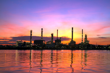 Fototapeta premium refinery plant area at twilight