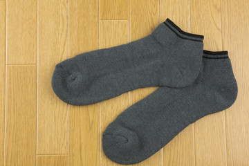 フローリングと靴下