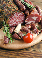 Smoked sausage with rosemary and peppercorns