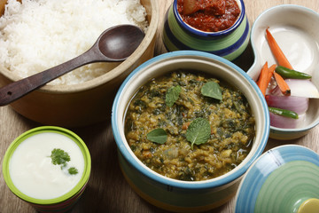 Hariyali daal is a rich dal, containing masoor dal and greens