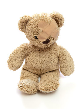 ours en peluche sparadrap