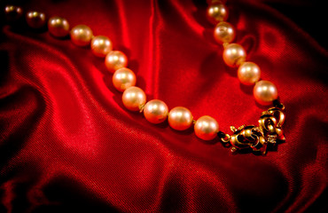 pearl necklace