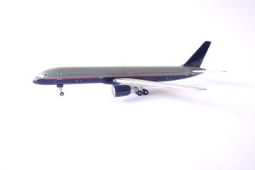 avion de ligne fond blanc