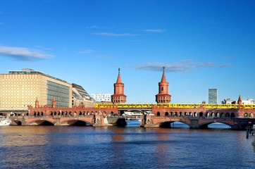 oberbaumbruecke bridge berlin - obrazy, fototapety, plakaty
