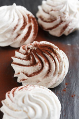 Vanilla Meringue with cocoa powder