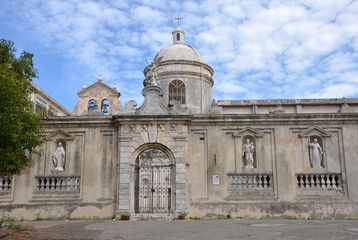 Fototapeta na wymiar Kościół San Pietro w Vico del Gargano