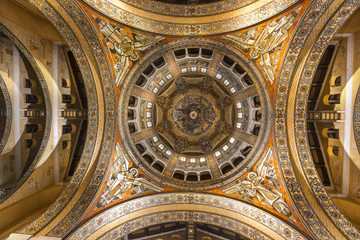 Basilique Sainte-Thérèse de Lisieux