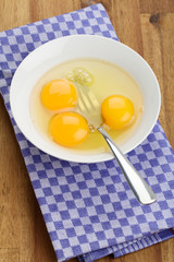 Rohe Eier in Schale