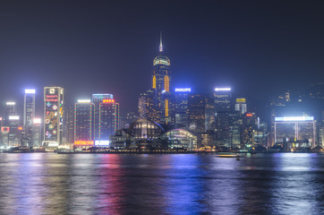 Fototapeta na wymiar Victoria harbour at night in Hong Kong